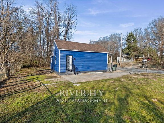 4th image of 945 Nora Rd