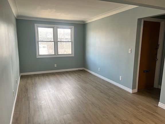 3rd image of 789 Randolph Ave #3
