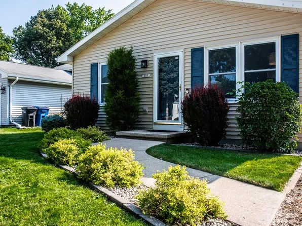 1840 Olive St, Oshkosh, WI 54901