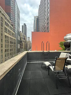 Rented by Weinstein Realty Group | media 13