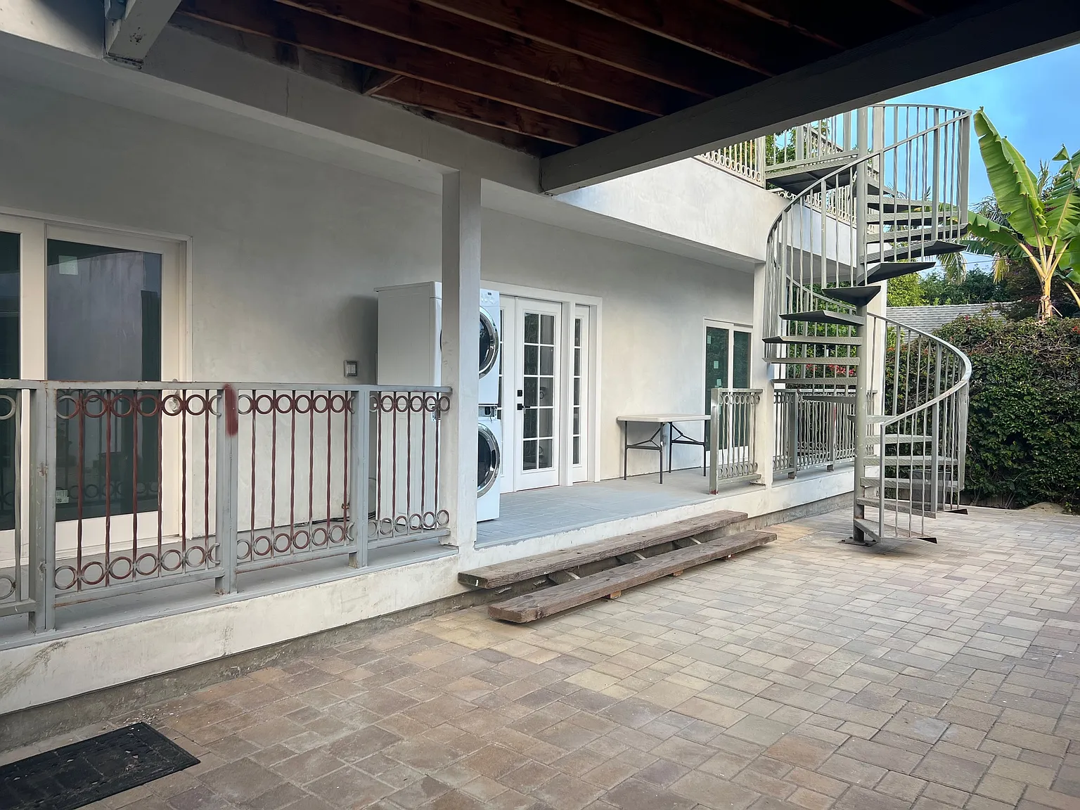 2 bed, 900 sqft, $3,250 — Photo 2