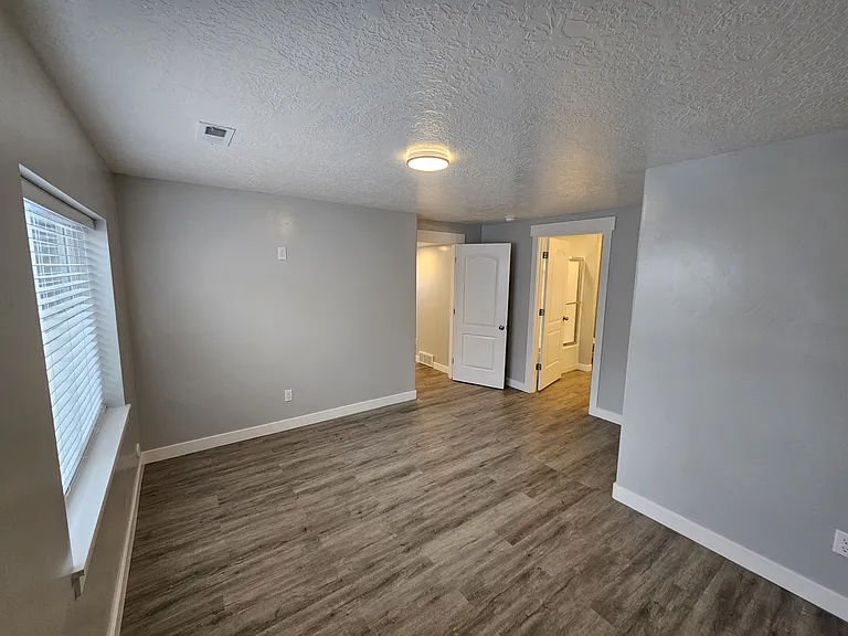 439 E Hill View Dr — Photo 69