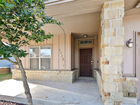 4th image of 1585 Woodbine Ct