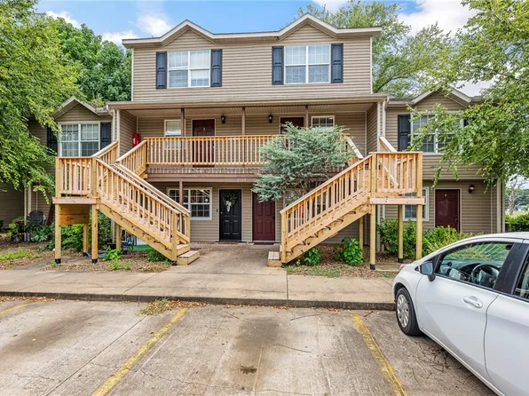 2104 N Garland Ave APT 2, Fayetteville, AR 72704