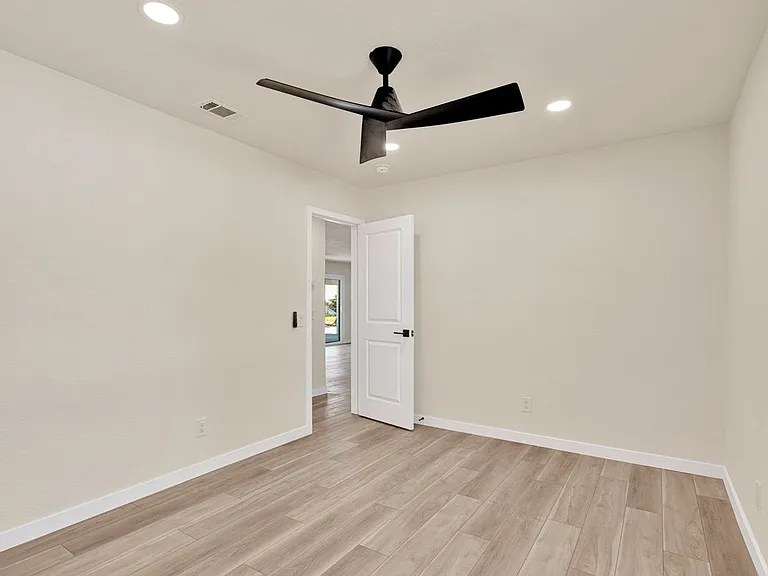 15262 El Centro Rd — Photo 33