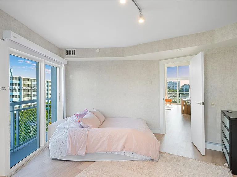 1701 Sunset Harbour Dr #L501 — Photo 14