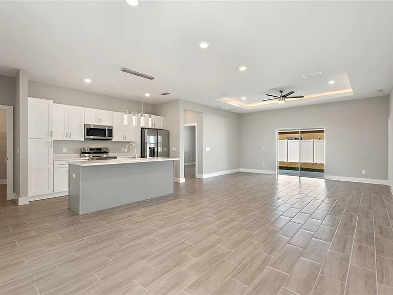 802 James Dr — Photo 8