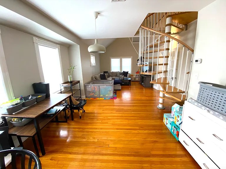 33 Knoll St #2 — Photo 5