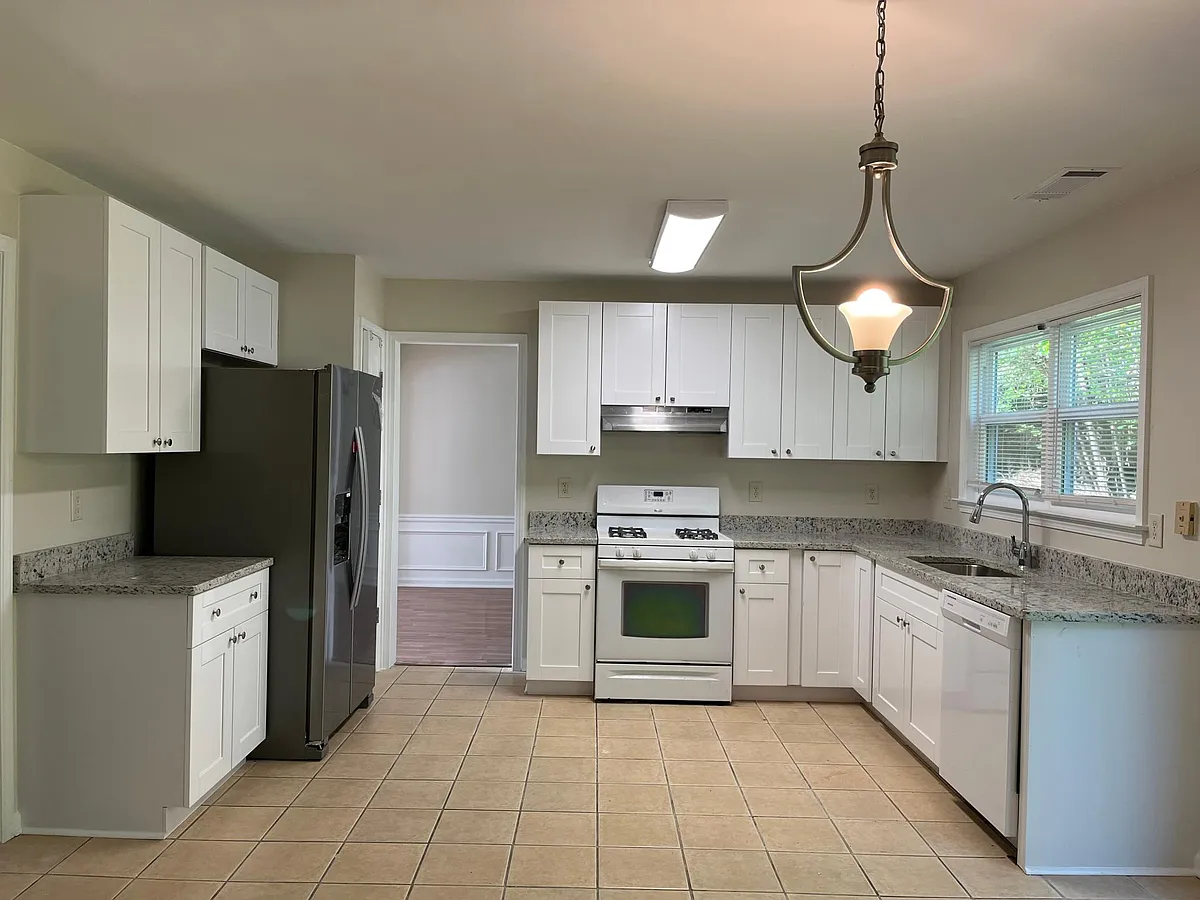 Building Photo - 428 Darter Dr NW