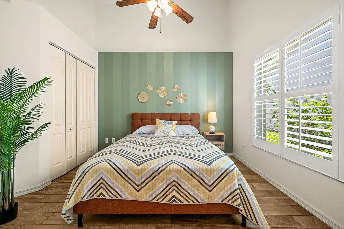 3 bed, 2.0 bath, 1455 sqft, $3,200 — Photo 3
