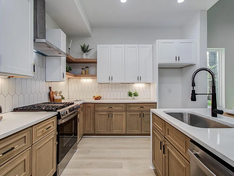 1802 Rollingwood Dr — Photo 9