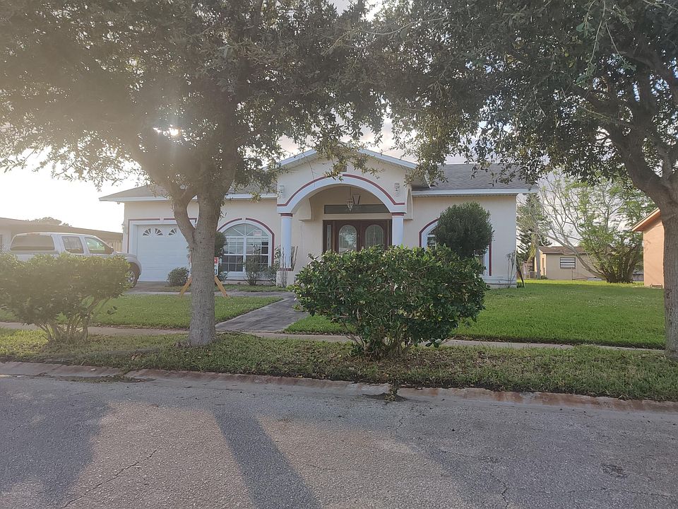 1st image of 3222 Redwood Ln
