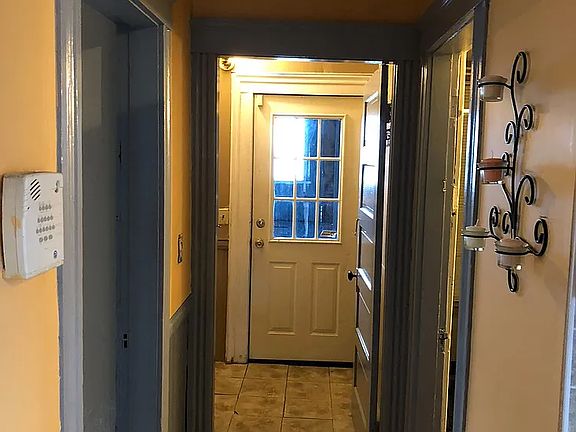 2nd image of 7 Plane St APT 2