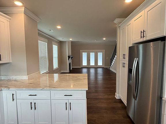 5th image of 180 Willow Grove Ct