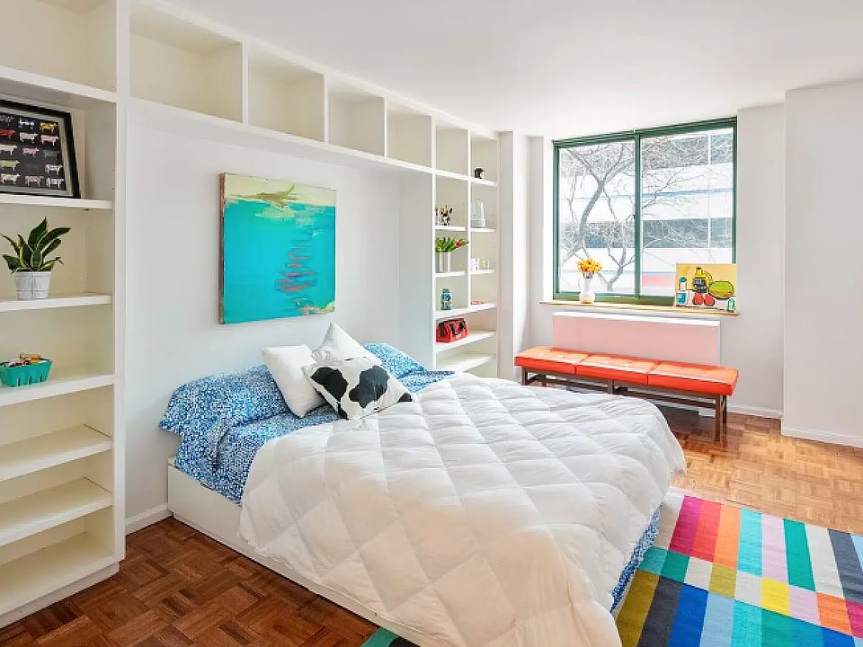 1st image of 275 Greenwich St APT 2B