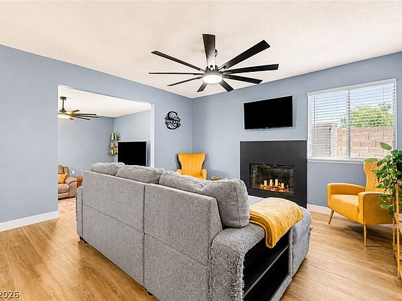 5th image of 802 Fireweed Dr