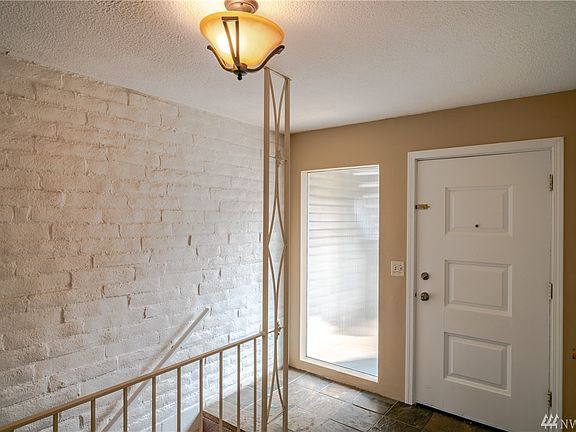 5th image of 1818 Skyline Dr APT 27