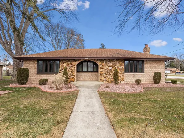 6800 W 116th St, Worth, IL 60482