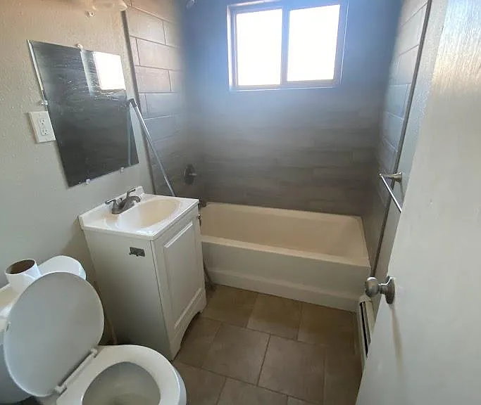 1435 Kingston St #5 — Photo 4