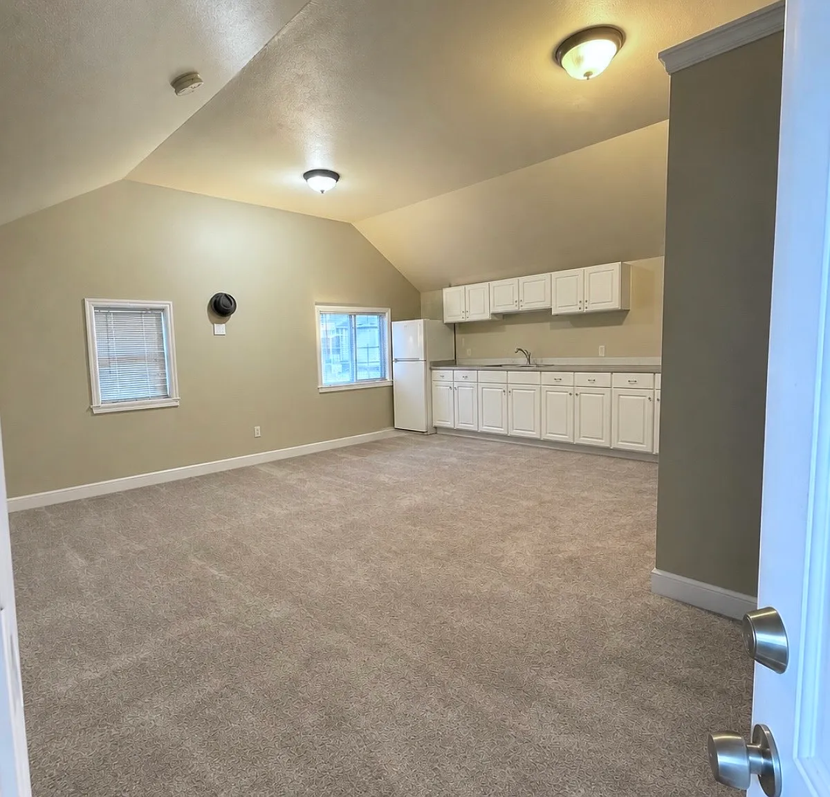 1011 Pratt St — Photo 1
