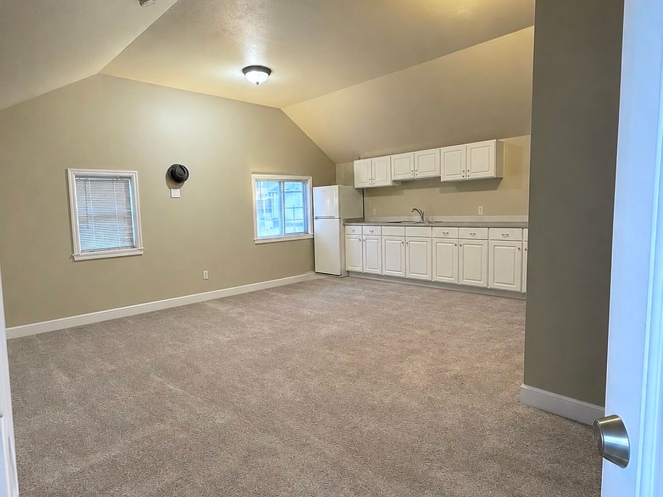 1st image of 1011 Pratt St