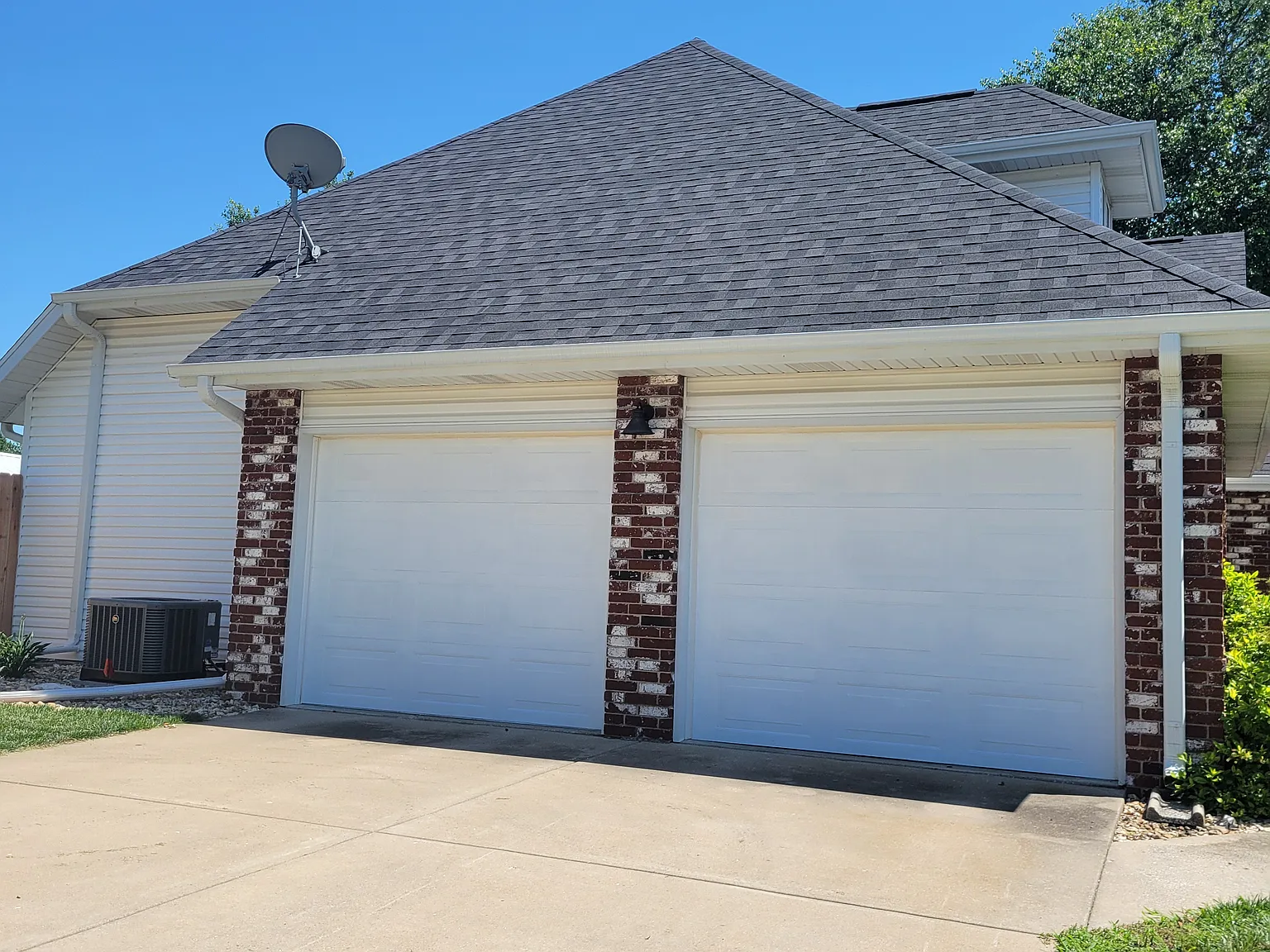 3 bed, 2.5 bath, 1723 sqft, $1,995 — Photo 3