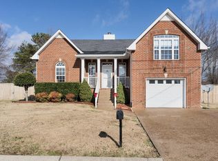 108 Iroquois Dr, White House, TN 37188