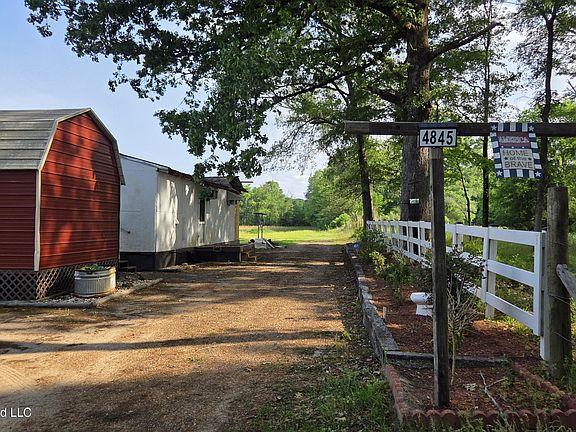 3rd image of 4845 Cayuga Rd