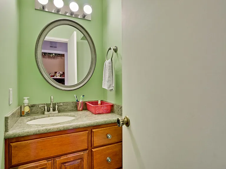 22671 Queens Oak Ct — Photo 2