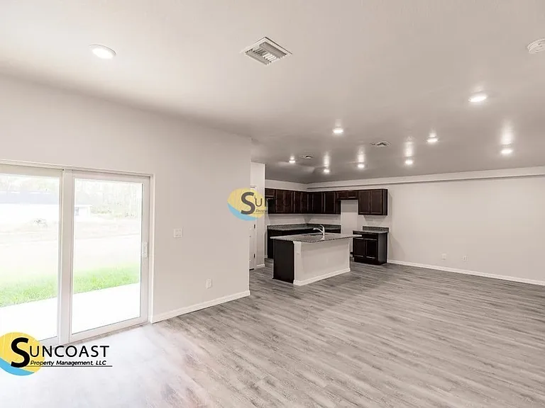 359 Greenbriar Blvd — Photo 2