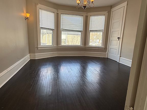5th image of 1105 N Clinton Blvd #1/2