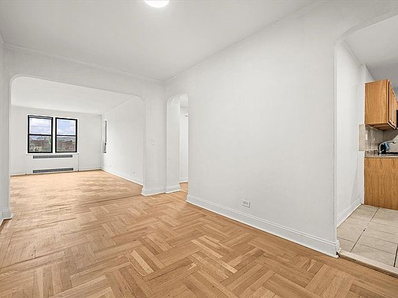 3rd image of 3015 Riverdale Ave APT 4E