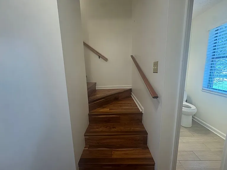625 Shadywood Ln — Photo 16