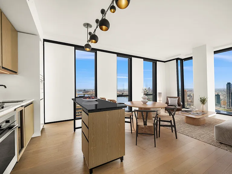 626 1st Ave #W41C — Photo 3