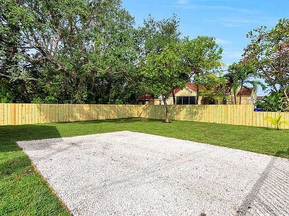 4th image of 4402 NW 1st Ave