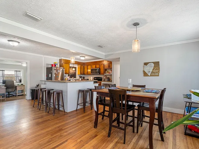 907 Garrison Ave — Photo 18