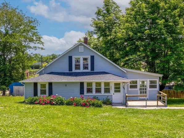 665 Liberty St, Christiansburg, VA 24073