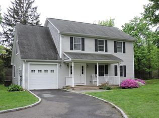 10 Indian Rock Ln, Greenwich, CT 06830
