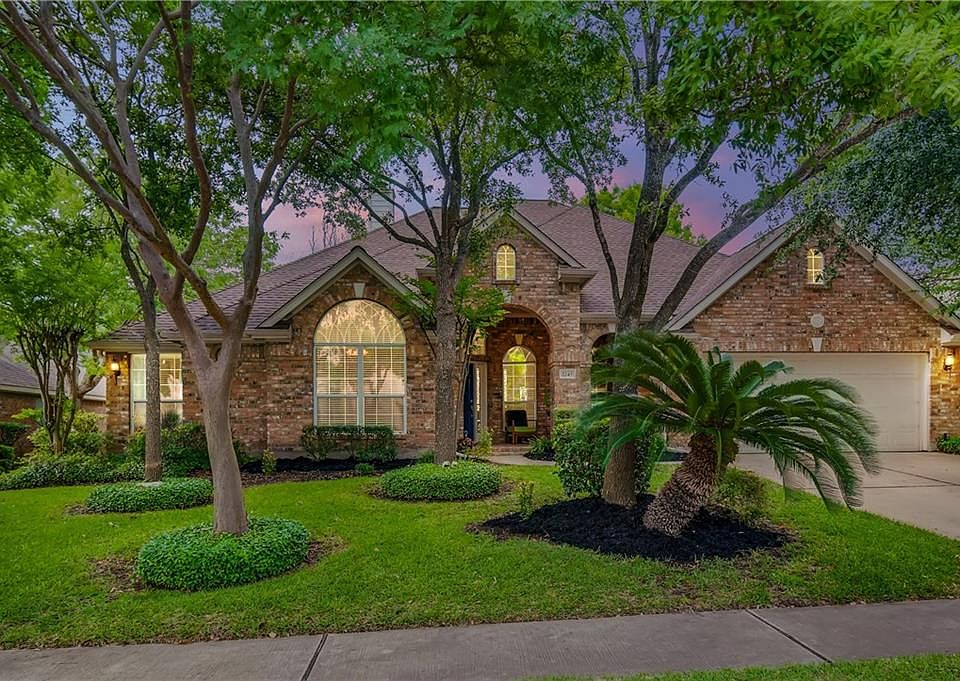 1st image of 2245 Buena Vista Ln