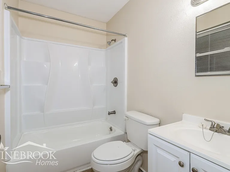 3621 Lexington Dr — Photo 10