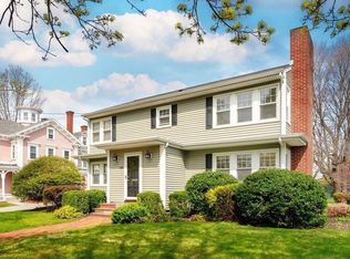 588 Andover St, Lowell, MA 01852