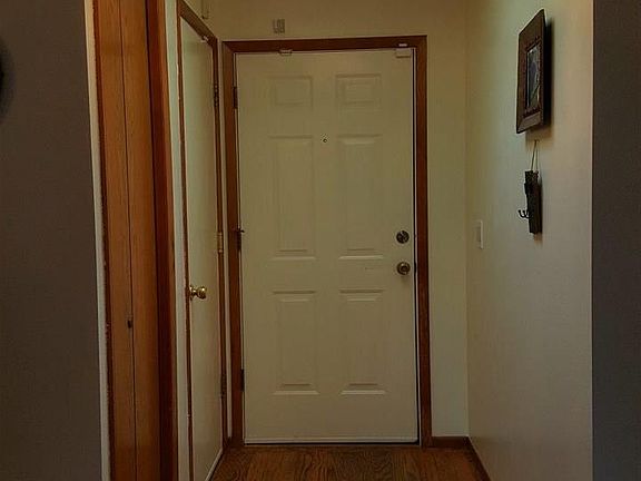 5th image of 1785 Westchester Ct NW