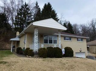13347 Dean Dr, North Huntingdon, PA 15642