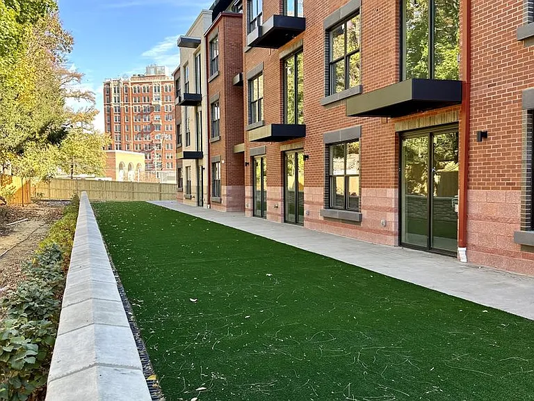 Crescent at Chevy Chase — Photo 51