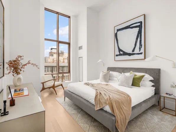 215 East 19th Street image 4 of 14