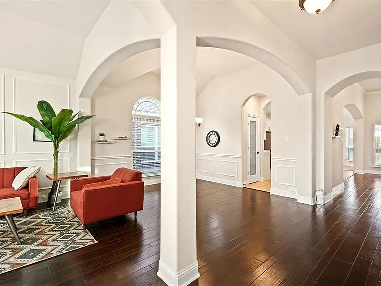 1313 Baynes Dr — Photo 5