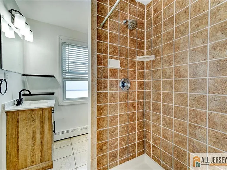 37 E Somerset St #2 — Photo 13