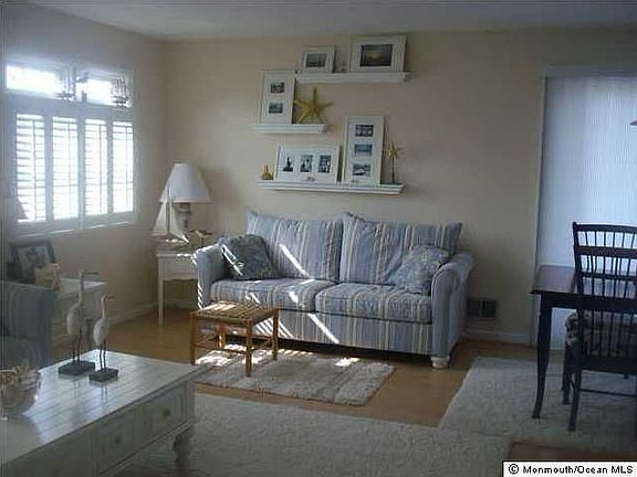 5th image of 206 21st Ave