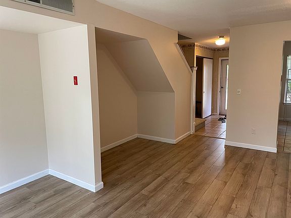 3rd image of 161 River's Edge Drive