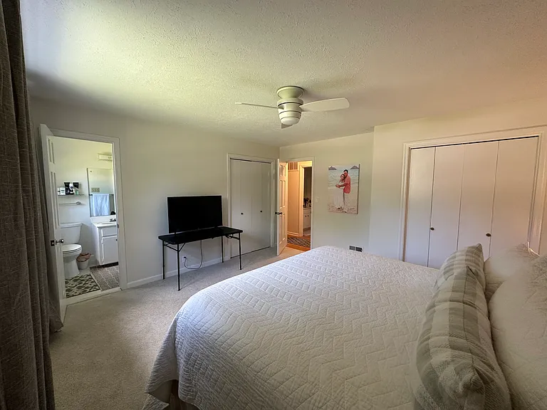 804 Valley View St — Photo 32